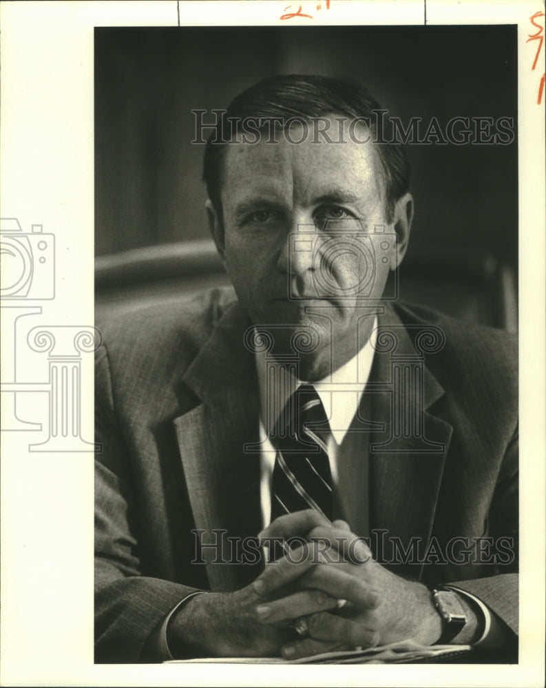 1988 Press Photo Harold Gorman, director of the Sewage and Water Board. - Historic Images