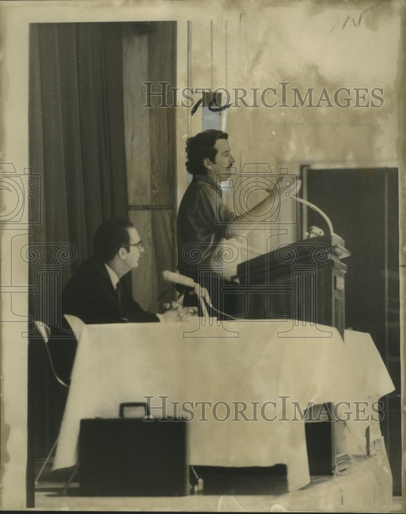 1970 Press Photo John R. Froines, speaking Louisiana State University - Historic Images