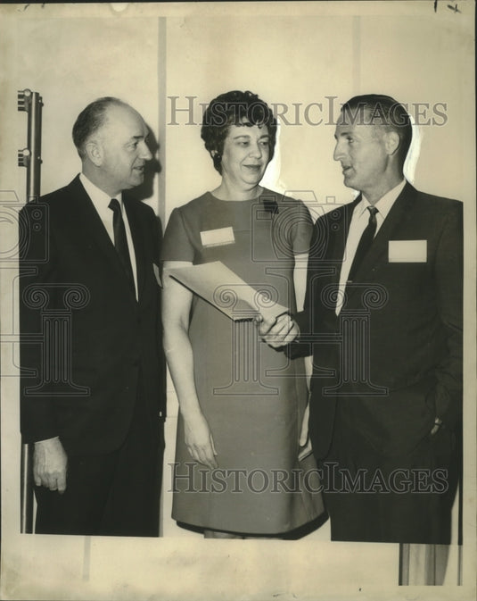 1968 Kathryn Fritz & others at meeting at Sheraton-Charles Hotel-Historic Images