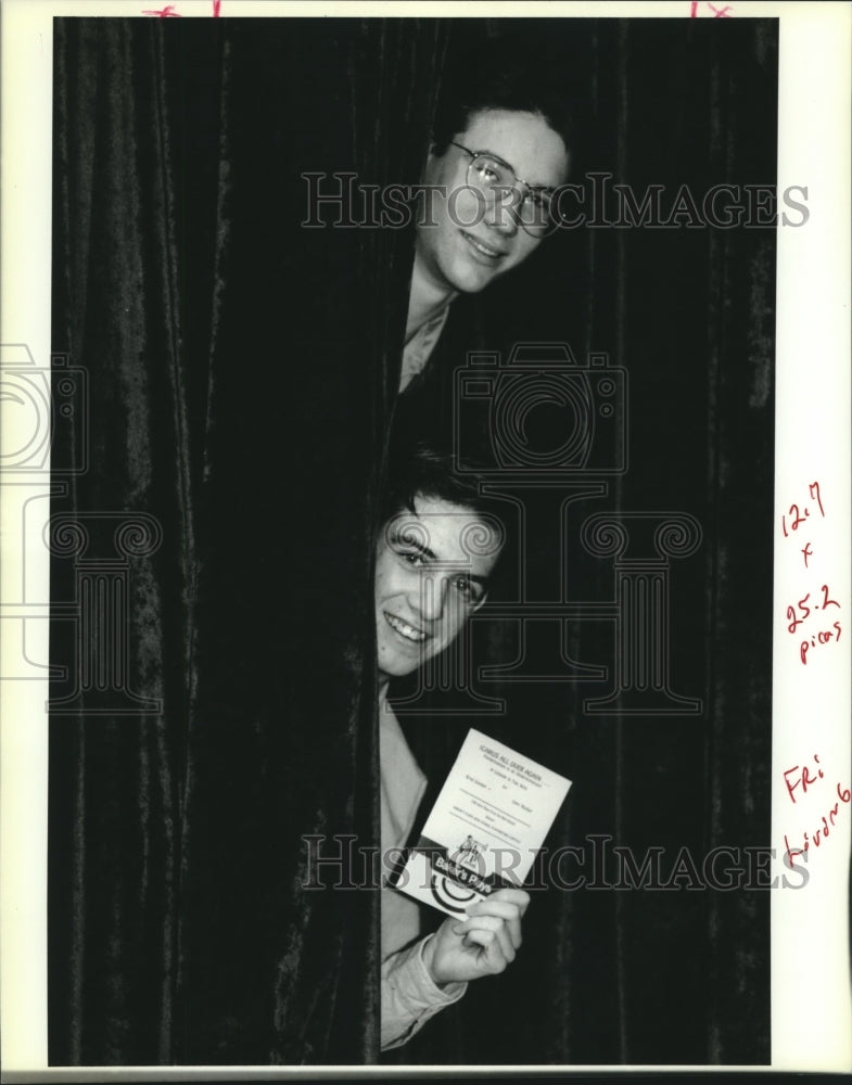 1990 Press Photo Brad Gordon and Gary Rucker with play &quot;Icarius All Over Again&quot; - Historic Images