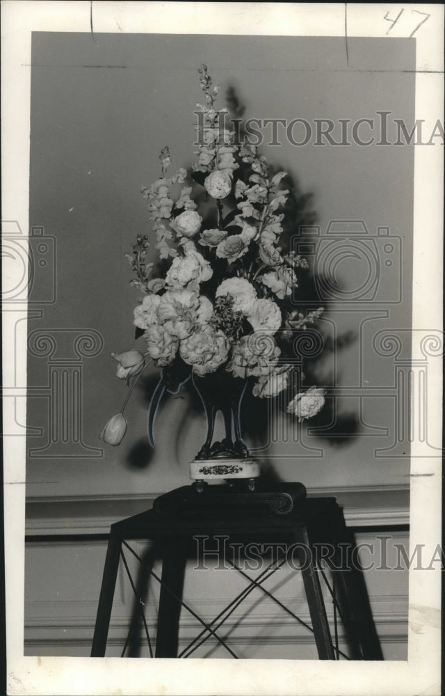 1956 Mrs. George Nusloch's formal arrangement in the Camellia Show - Historic Images