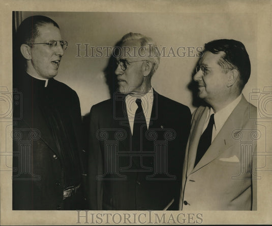 1951 Press Photo Officials of New Orleans Public & Private school in a meeting - Historic Images