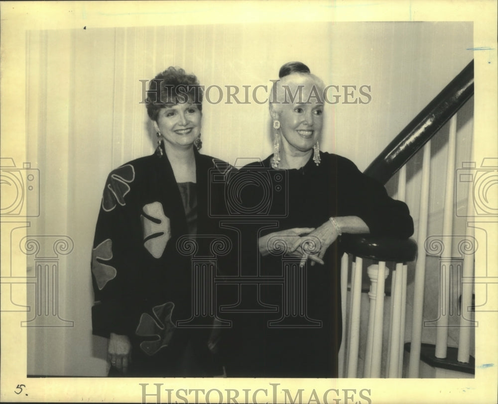 1992 Press Photo Judee Flotroon along with Shirley Cox at an event. - nob19648 - Historic Images