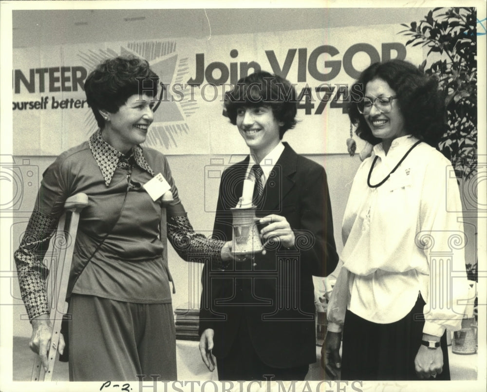 1979 David Grant honored by VIGOR for volunteer service-Historic Images