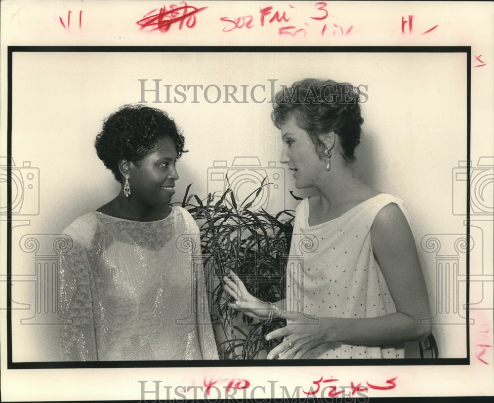 1990 Press Photo Judge Ernestine Gray and Rene Thorne - Pro Bono Ball - Historic Images