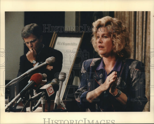 1990 Press Photo Tipper Gore at State Capitol in support of Roemer's veto - Historic Images