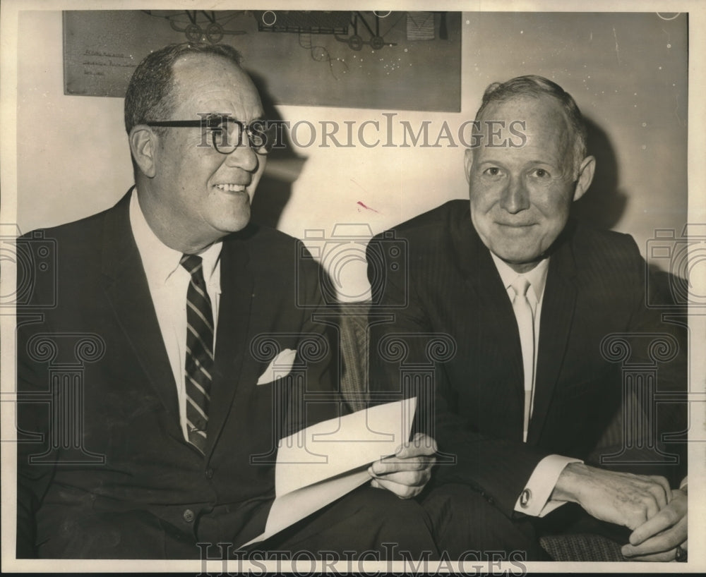 1967 Press Photo G. Shelby Friedrichs & Commissioner Hugh Owens at Royal Orleans - Historic Images
