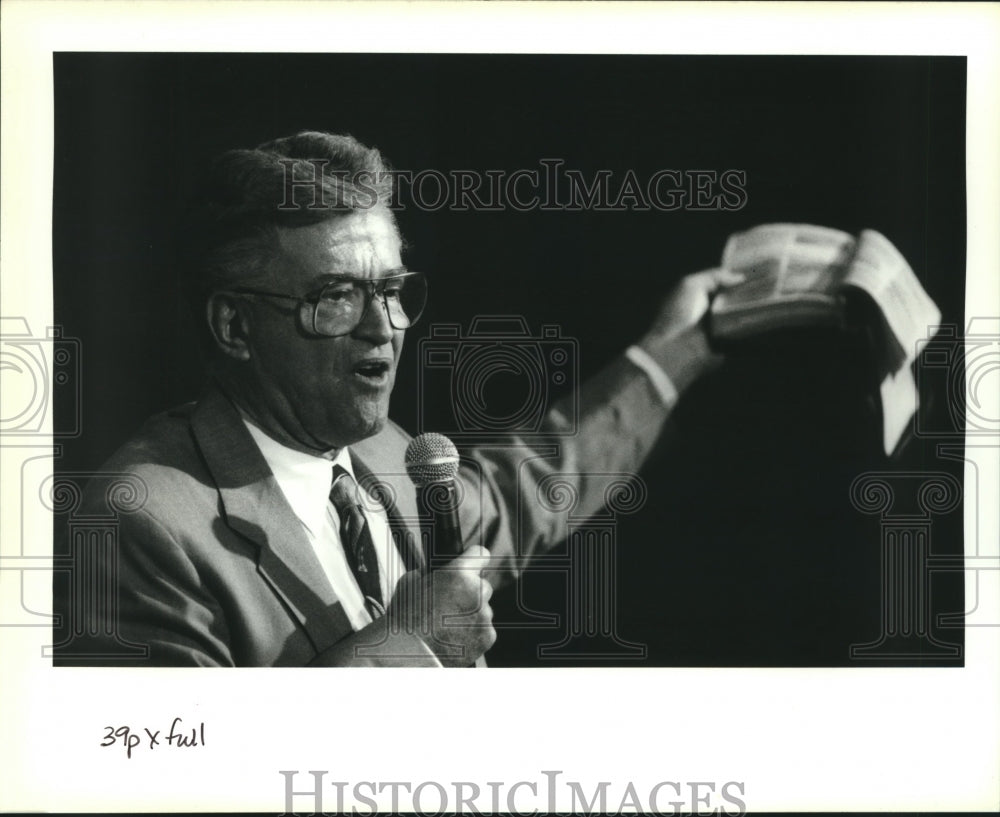 1994 Press Photo Marvin Gorman preaches at his church on Elysian Fields - Historic Images