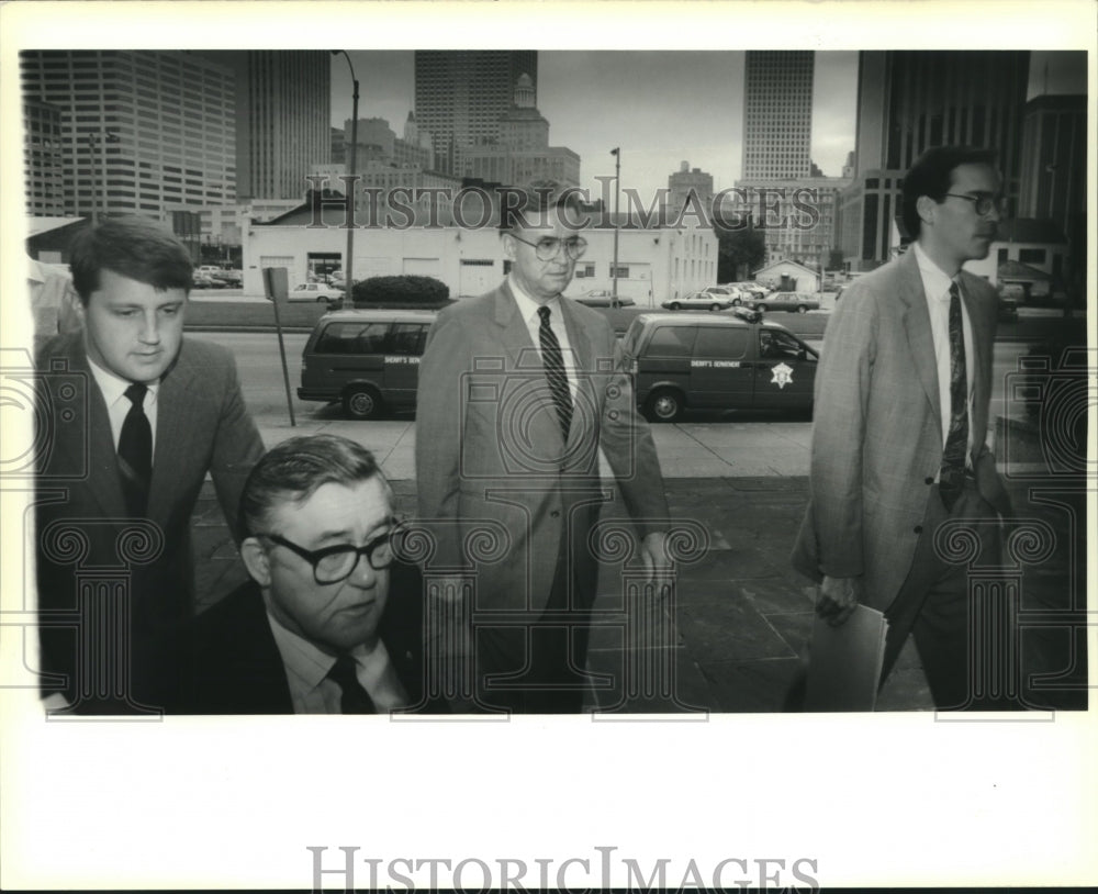 1991 Press Photo Marvin Gorman arrives at Civil Court with lawyers - nob20026 - Historic Images