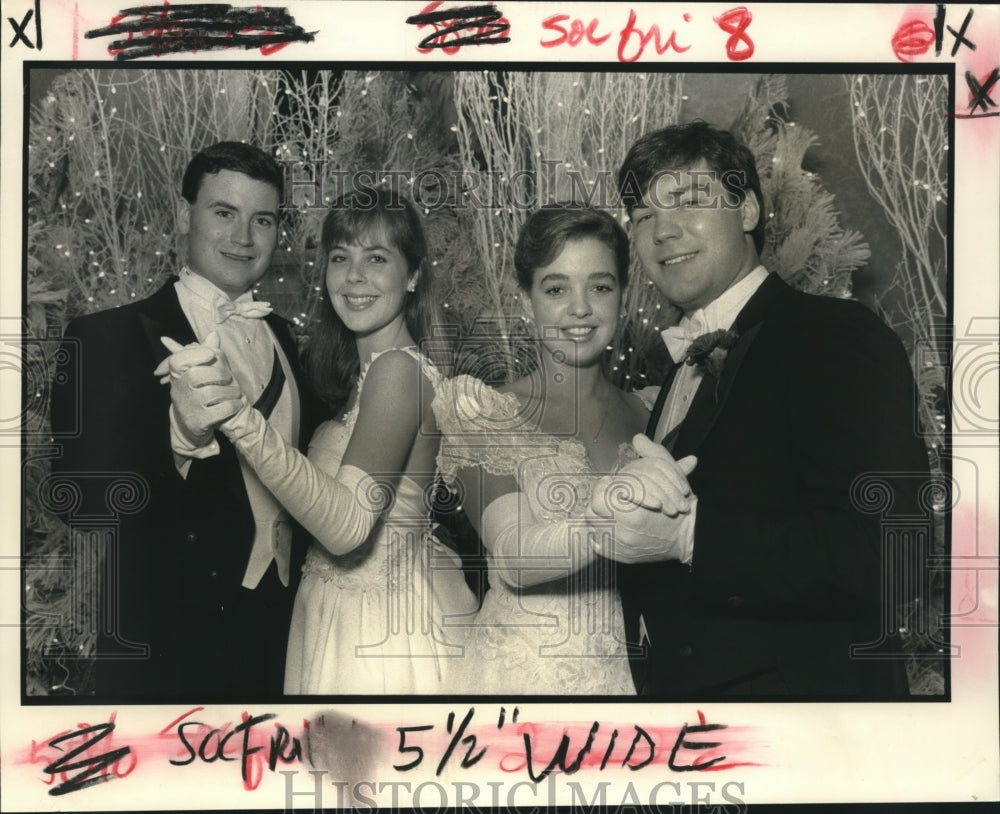 1990 Press Photo Tom Grady and friends, Mid Winter Cotillion - Historic Images