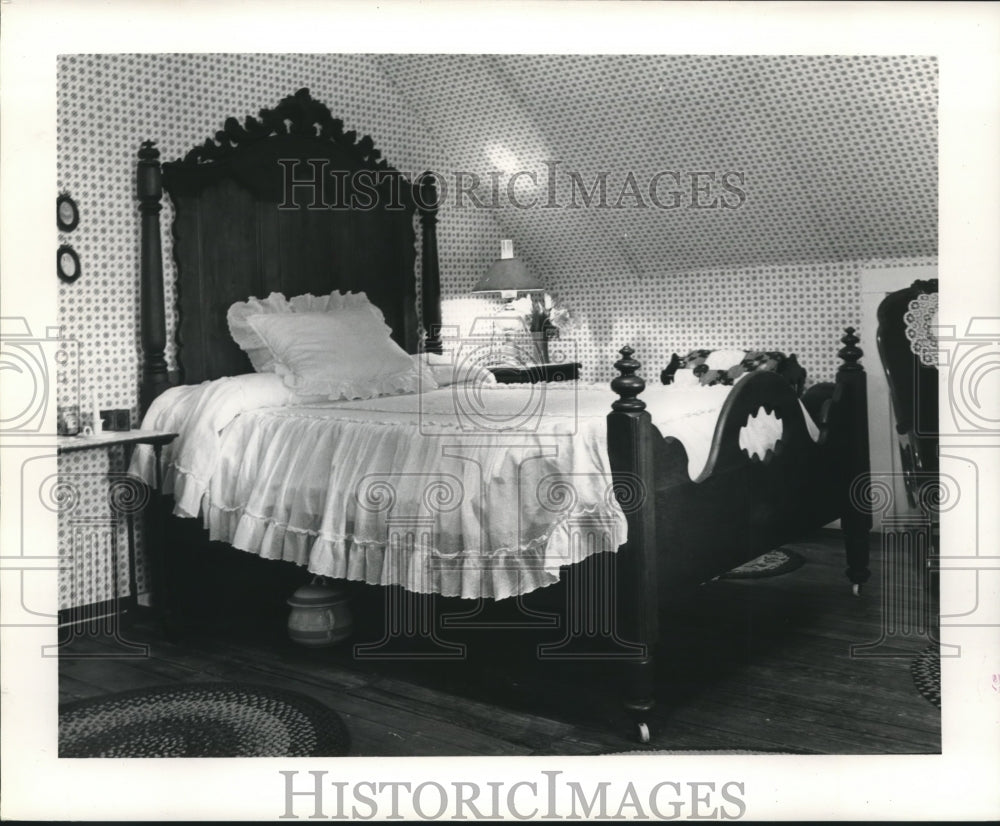 1963 Press Photo Guest Bedroom in George E. Fleming Home is Victorian in Style - Historic Images