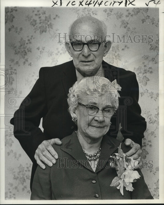 1974 Press Photo Mr. & Mrs. Arthur H. George celebrate 50th wedding anniversary - Historic Images