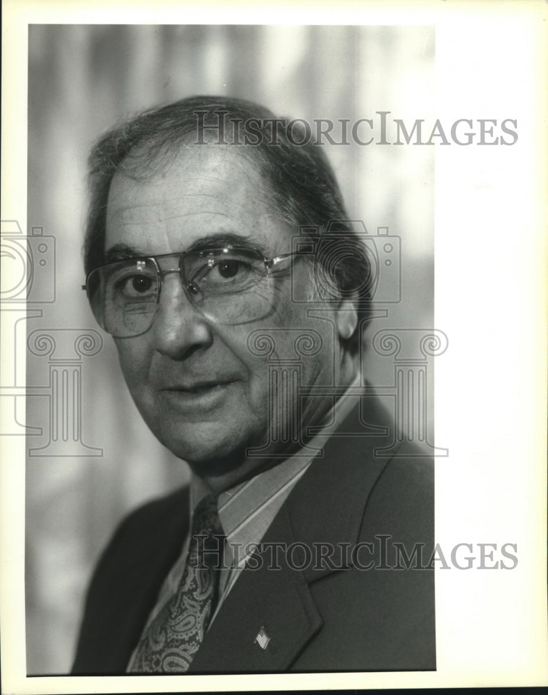 1994 Press Photo Irvon &quot;Cookie&quot; Gomez, Superintendent of St. Charles Parish - Historic Images