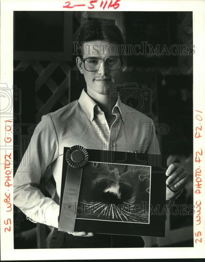 1987 Press Photo Troy Gomez, winner at St. Bernard Photographic Society contest - Historic Images