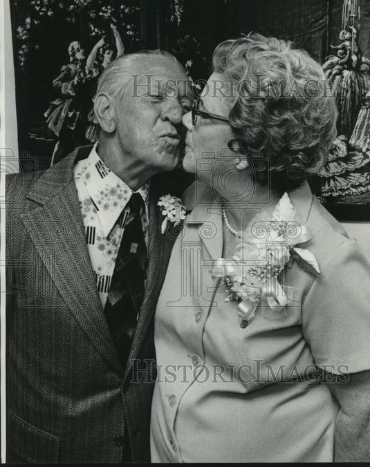 1976 Press Photo Mr. and Mrs. Adam Gonzales - nob20331 - Historic Images