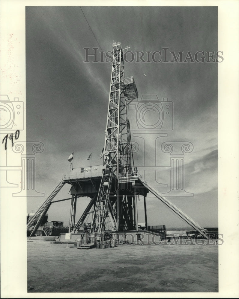 1982 Press Photo The 25,000 foot Fernando gas well on the Texas/Mexico border. - Historic Images