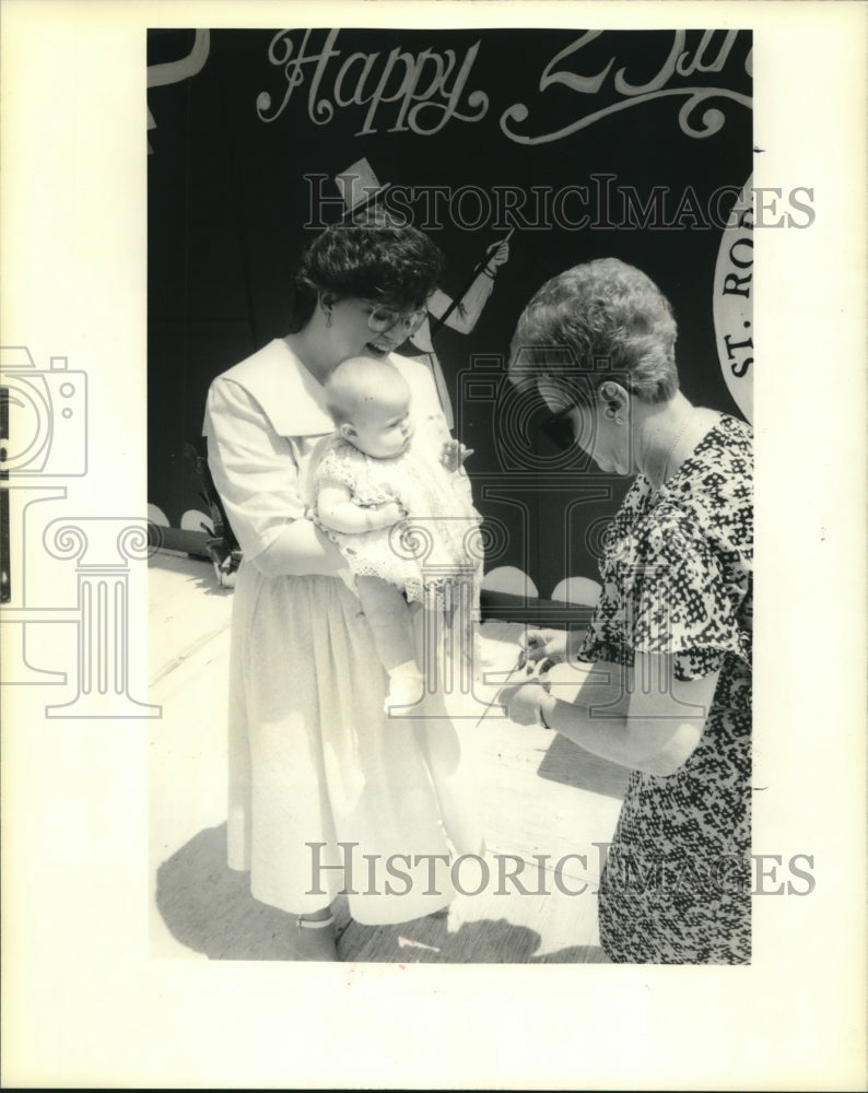 1990 Press Photo First place winner in the Robert Bellarmine Fair- Baby Contest - Historic Images