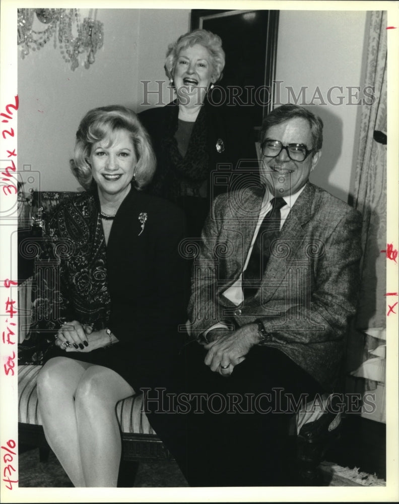 1993 Press Photo Julianne Lansing, Beth Taylor, Dr. Frank Gonzalez at Met Opera - Historic Images