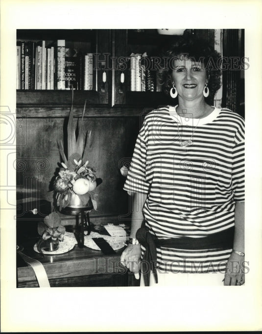 1989 Press Photo Kathy Gonzales at Green Thumb Garden Club's Annual Flower Show - Historic Images