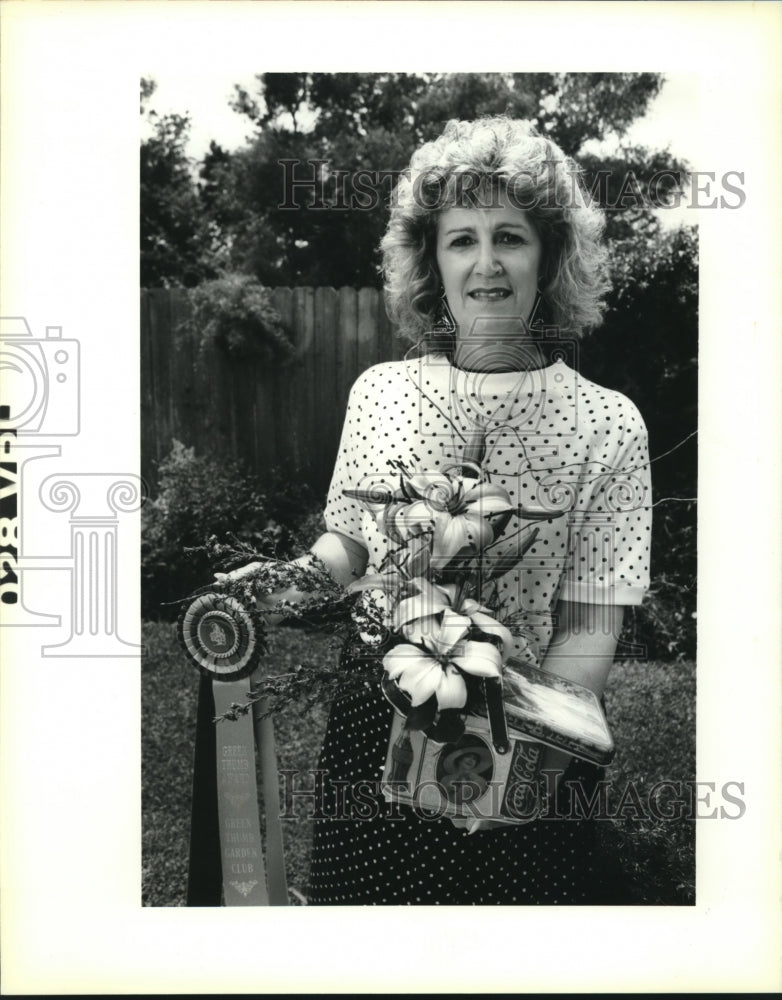 1991 Press Photo Kathy Gonzales, winner at Green Thumb Garden Club&#39;s Spring show - Historic Images