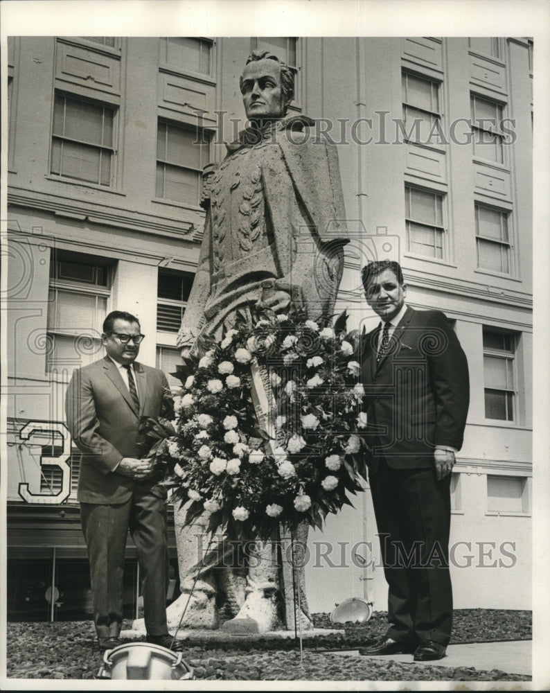 1966 Press Photo Oscar Gonzalez and Fernando Montero at Chili Anniversary event - Historic Images