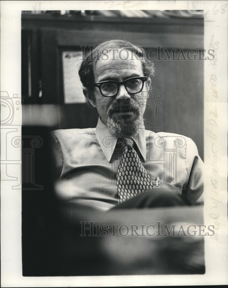 1974 Press Photo Dr. Seymour Goodman, Tulane professor of Economics - nob20494-Historic Images