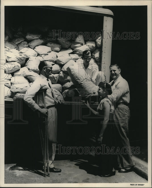 1954 Z.B. Conway, Harold Francis, Eva Aubert, "Monk" Simons-Historic Images