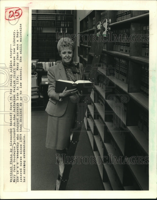 1986 Press Photo Mary Jane Goodwyne at Jefferson Parish Court House law library - Historic Images