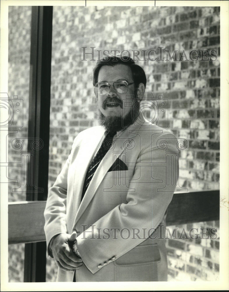 1990 Press Photo Professor Chuck Gifford, University of New Orleans - nob20560 - Historic Images