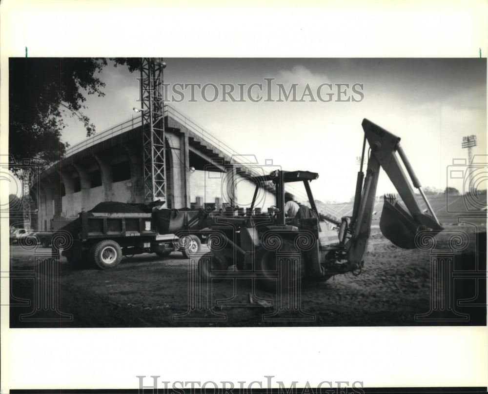 1991 Press Photo Construction equipment used to build Tad Gormely Stadium - Historic Images