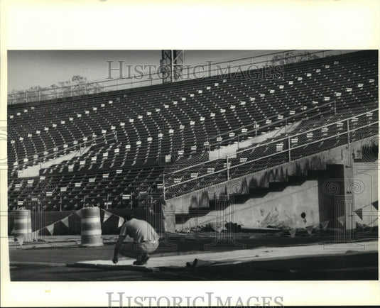 1991 Press Photo Worker gets field ready in Tad Gormely Stadium - nob20687 - Historic Images