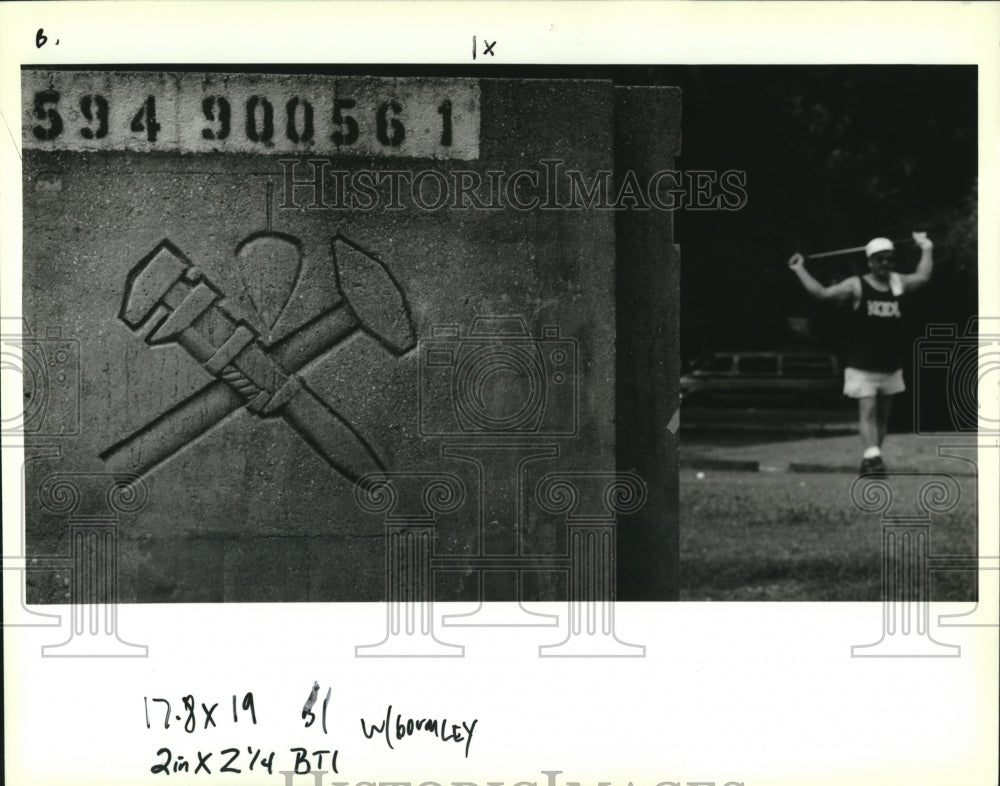 1992 Press Photo View of labor union insignia and athlete in Tad Gormley Stadium - Historic Images