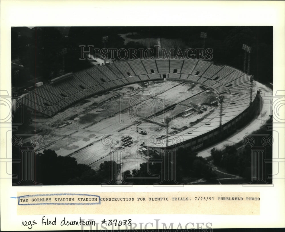 1991 Press Photo Tad Gormley Stadium construction for Olympic Trials. - Historic Images