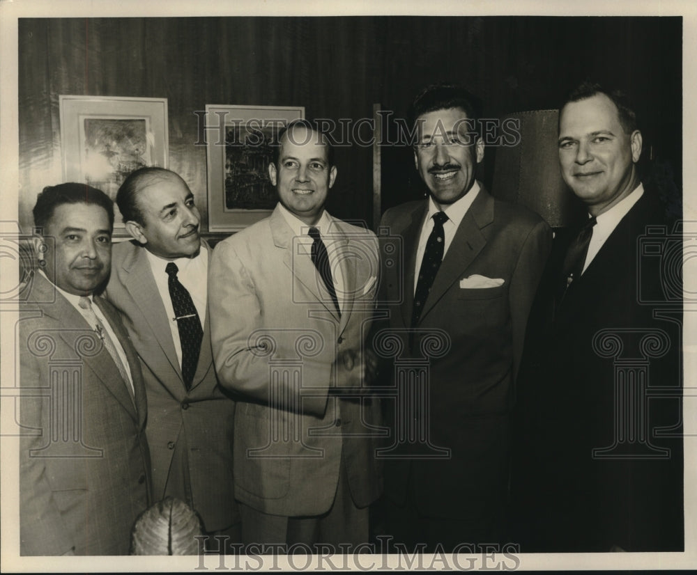 1955 Press Photo Group greets Domingo Goicolea, Foreign Minister of Guatemala - Historic Images