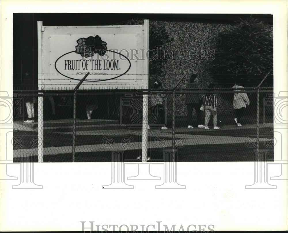 1994 Press Photo Fruit of the Loom plant in St. Martinville - nob20790 - Historic Images