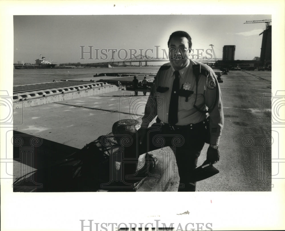 1989 Press Photo Corporal Willie George of the Harbor Police - nob20802 - Historic Images