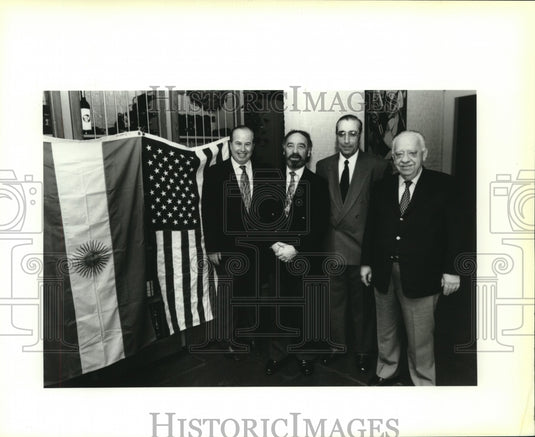 1994 Press Photo Casa Argentina's newly installed officers at Tango restaurant - Historic Images