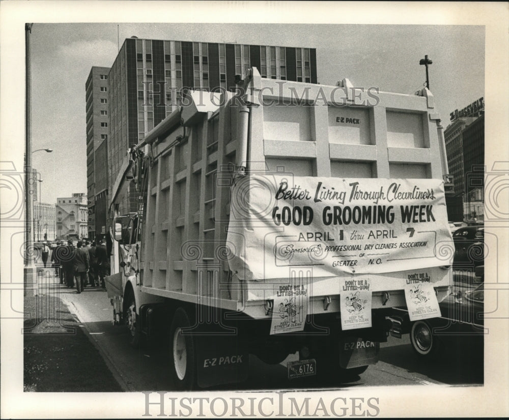 1965 Press Photo Better Grooming Week sponsored by Professional Dry Cleaners Ass - Historic Images