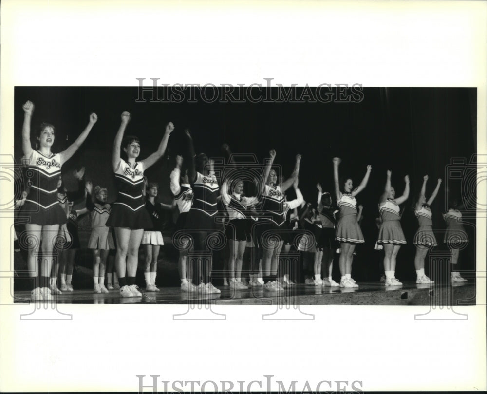 1995 Press Photo &quot;Good Medicine For Life&quot; Rally at St. Bernard Parish School - Historic Images