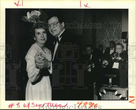 1990 Press Photo Anne and David Gooch dancing at Sybarites Party - nob20966 - Historic Images