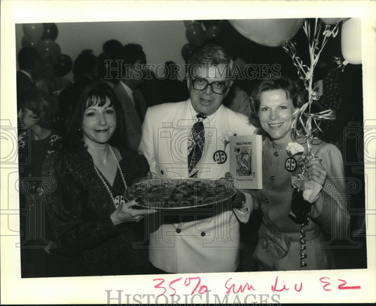 1993 Press Photo Rosary O'Neill, Mr. Gonzalez & Nina Gonzales at celebration - Historic Images