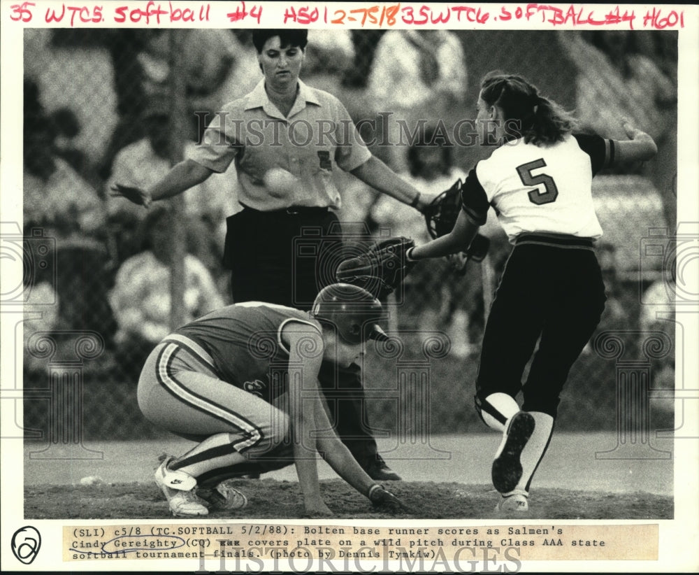 1988 Press Photo Cindy Gereighty covers plate, Class AAA softball finals - Historic Images