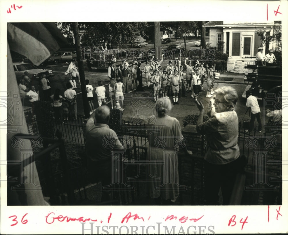 1987 Press Photo German American parade members at St. Patrick Street - Historic Images