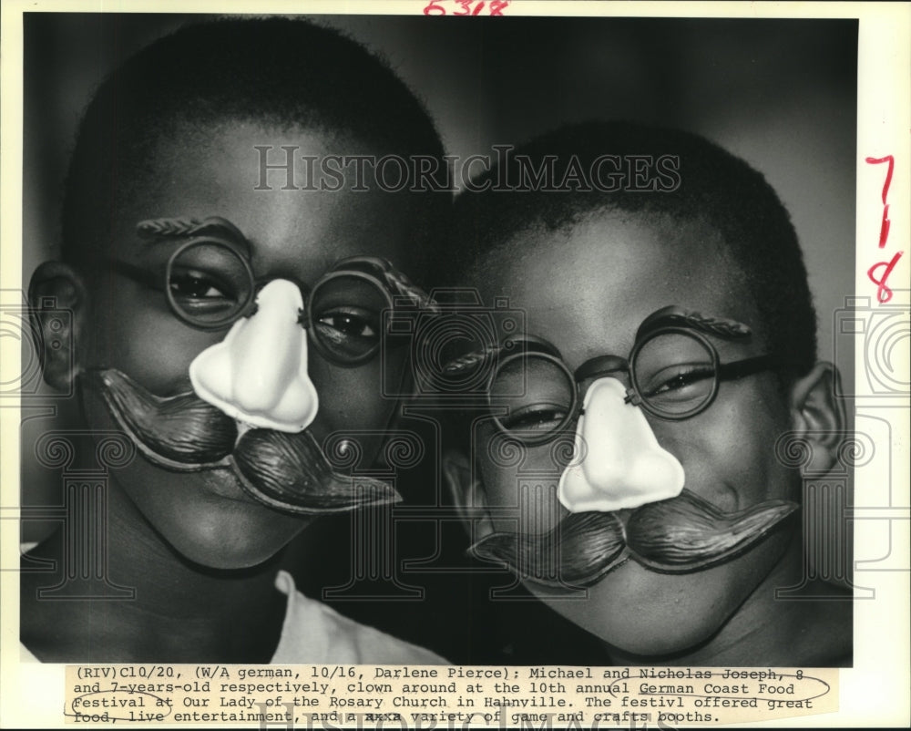 1988 Press Photo Hahnville-Michael &amp; Nicholas Joseph, German Coast Food Festival - Historic Images