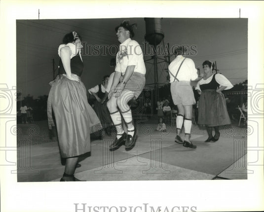 1993 Press Photo Angel & J.R. Shaw perform German Folk Dances, German Fest - Historic Images