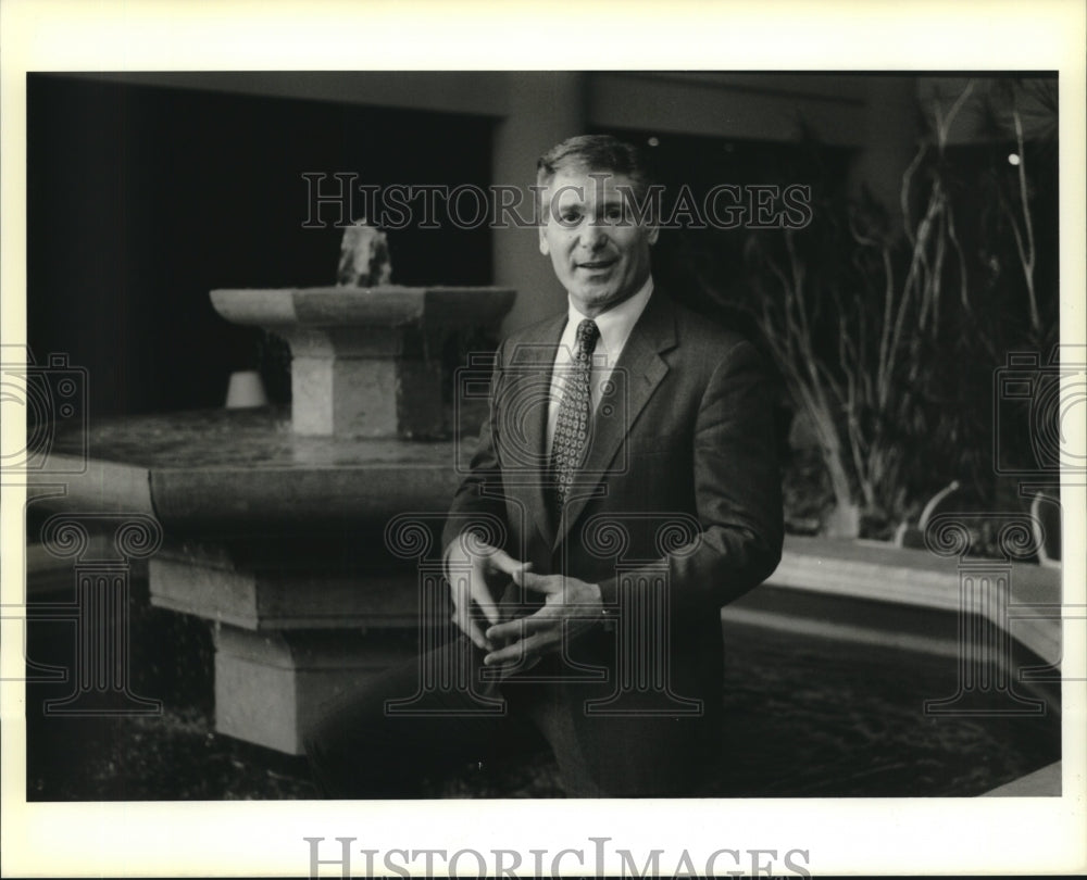 1989 Press Photo Robert Goodman, Business Executive - Historic Images