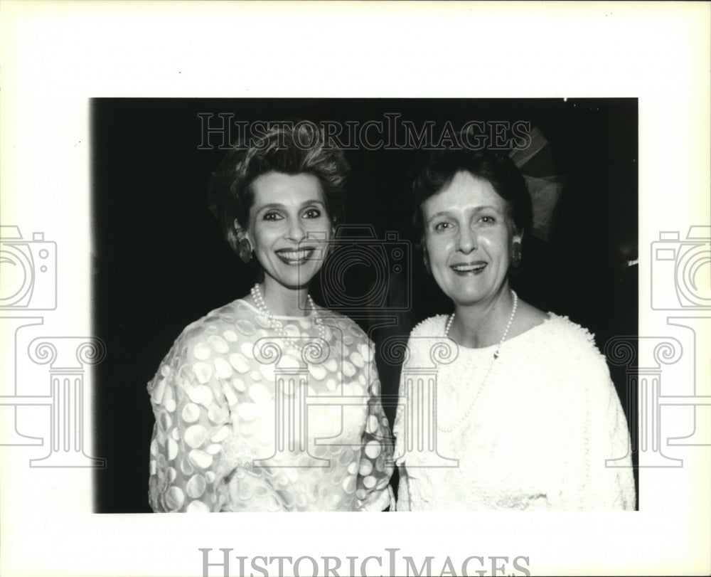 1995 Press Photo Nicette Goodier and Anne Mathes at a New Orleans Social Event - Historic Images