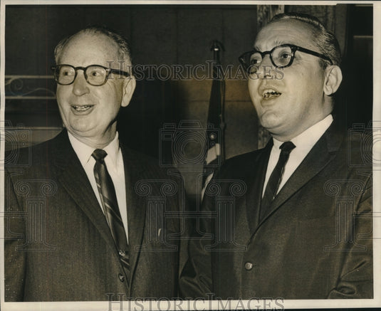 1962 Press Photo Marvin T. Gibson & Dr. Howard G. Schiller, Tulane - nob21210 - Historic Images