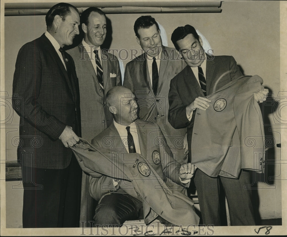 1966 New committee members of Greater New Orleans Open golf tourney - Historic Images