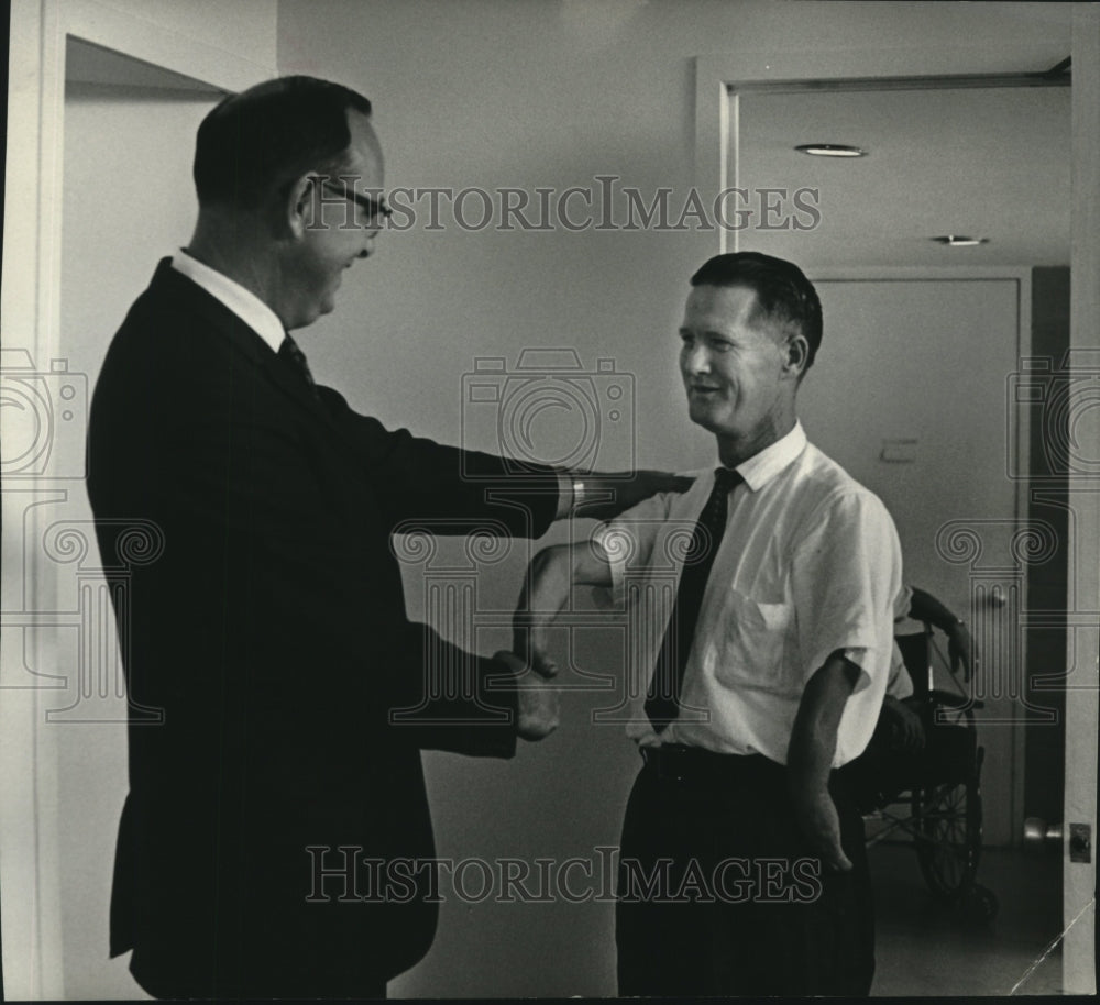 1966 Press Photo L.C. Stoehn and Auston Eddins - nob21310 - Historic Images